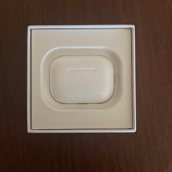 Earbuds - Picture 2 of 4